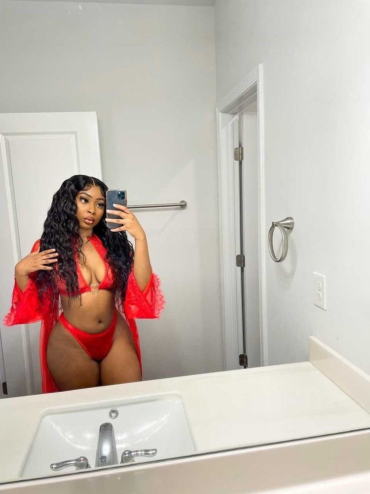 V-Day Set With Robe